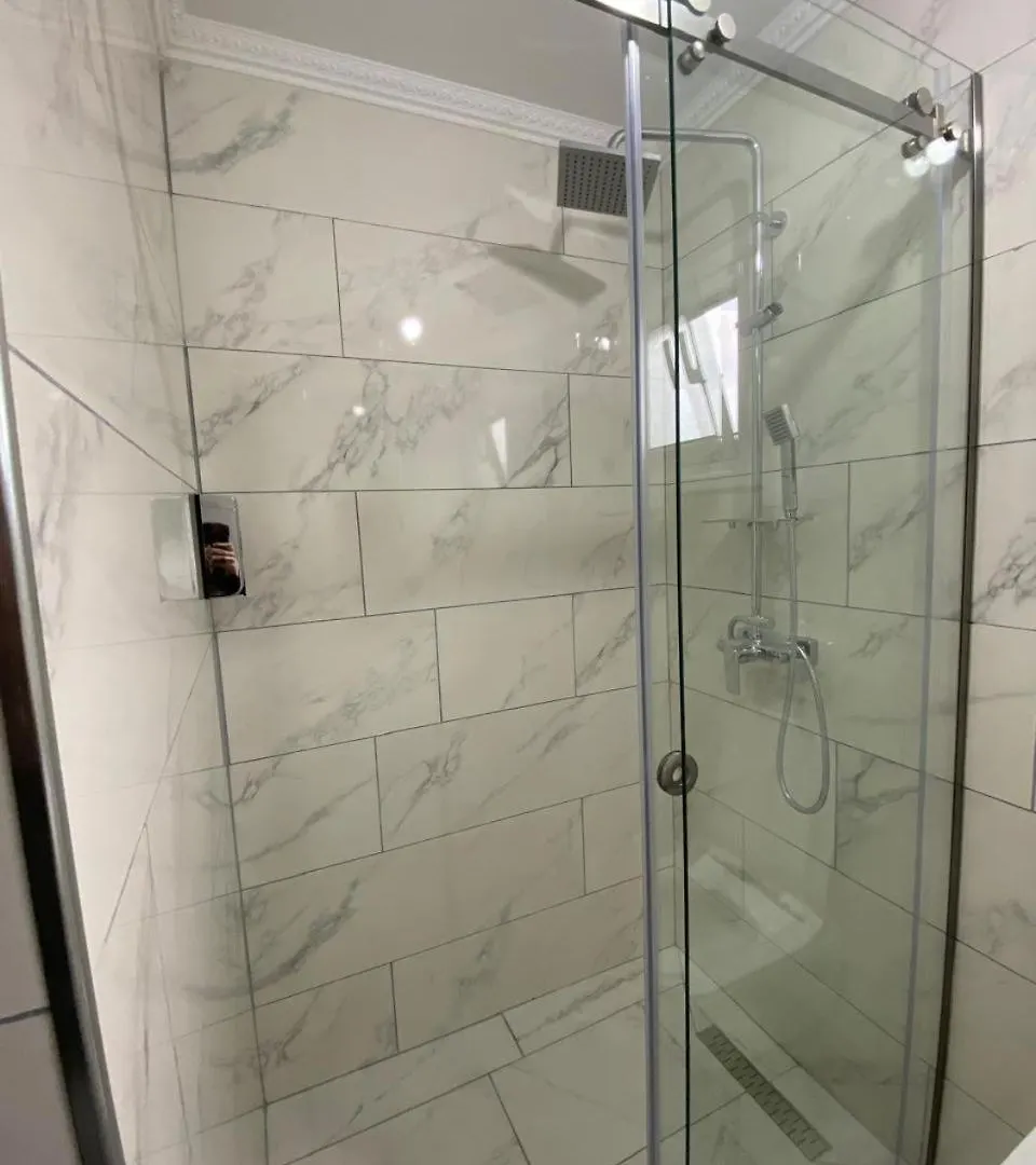 Rent Rooms Sakolli Berat